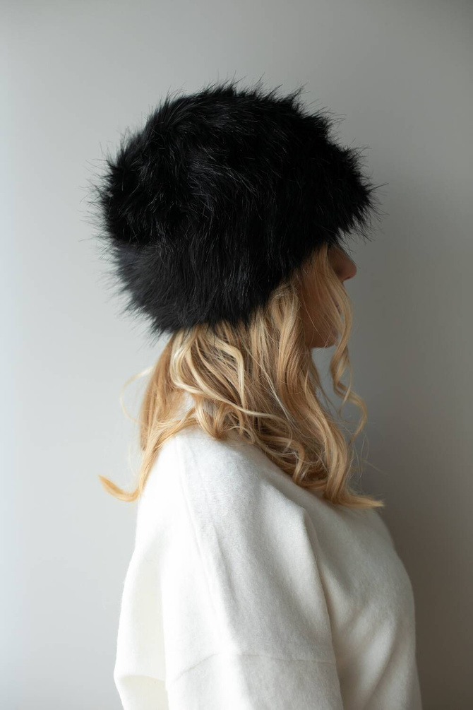 Faux-fur black fox hat, long-haired.