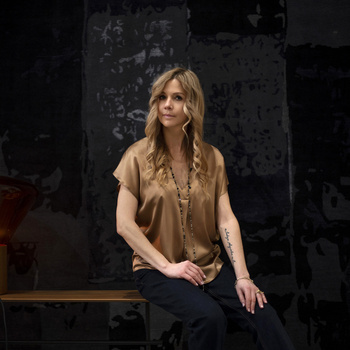 JEDWABNA BLUZKA PREMIUM KAMELOWA, BUSINESS DRESS CODE