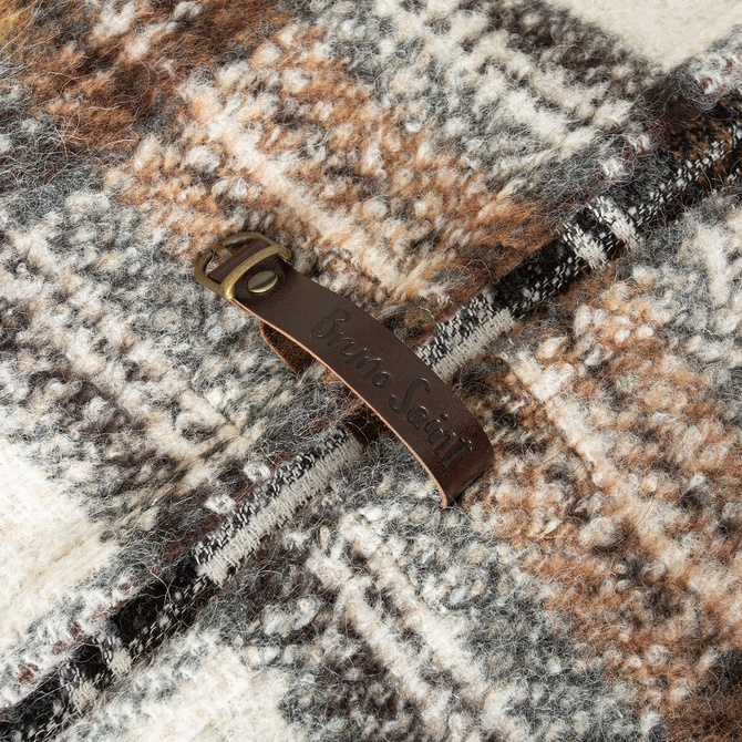 PONCHO W KRATĘ Z MIĘKKIEJ WEŁNY ZE SKÓRZANYM PASKIEM, KOLORY ZIEMI