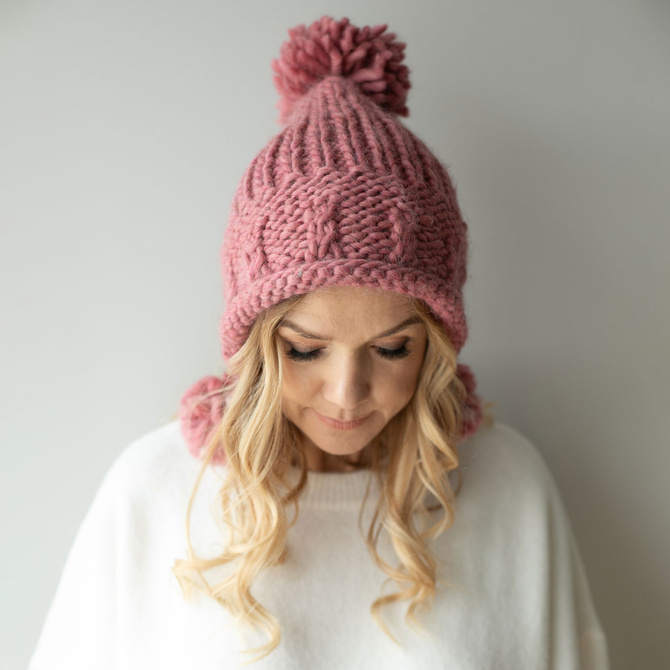 Alpaca and wirgin wool pink hat. 