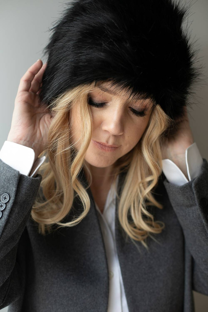 Faux-fur black fox hat, long-haired.