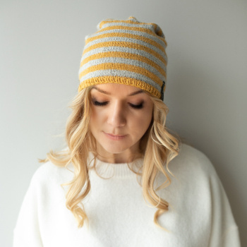 Czapka z alpaki w kolorowe paski wykonana ręcznie