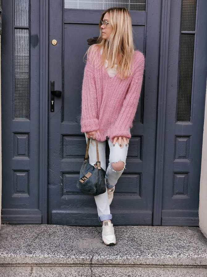 Mohair oversized sweater knitted by hand pink NO.301