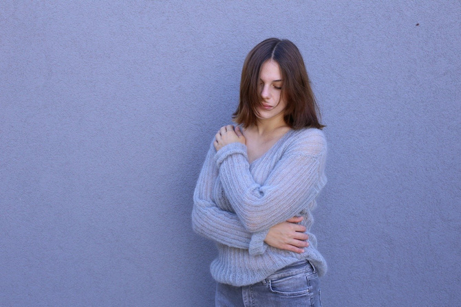 Silk soft ashy sweater knitted by hand NO.305