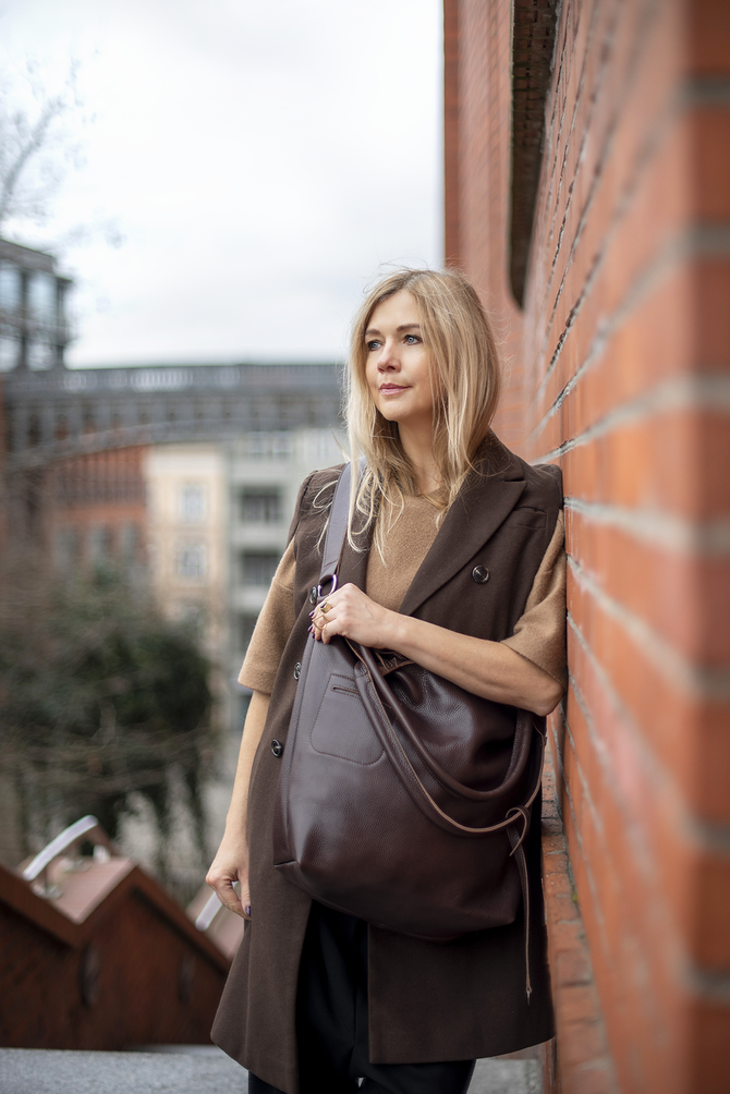 Brown leather tote bag NO. 223