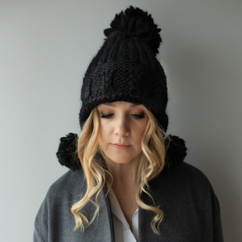 Alpaca and wirgin wool black hat.