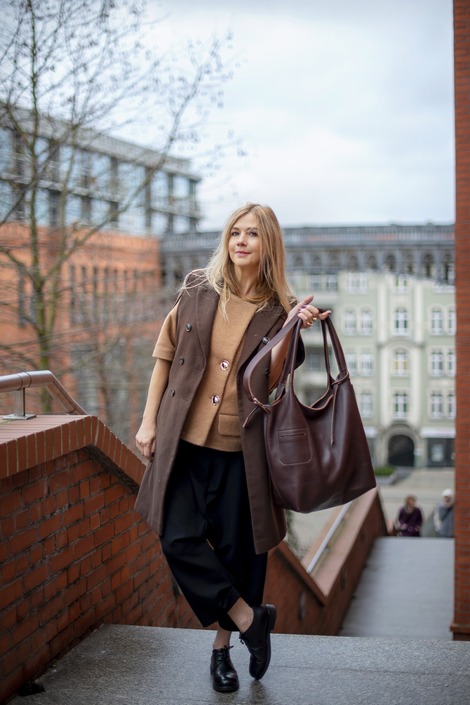 Brown leather tote bag NO. 223