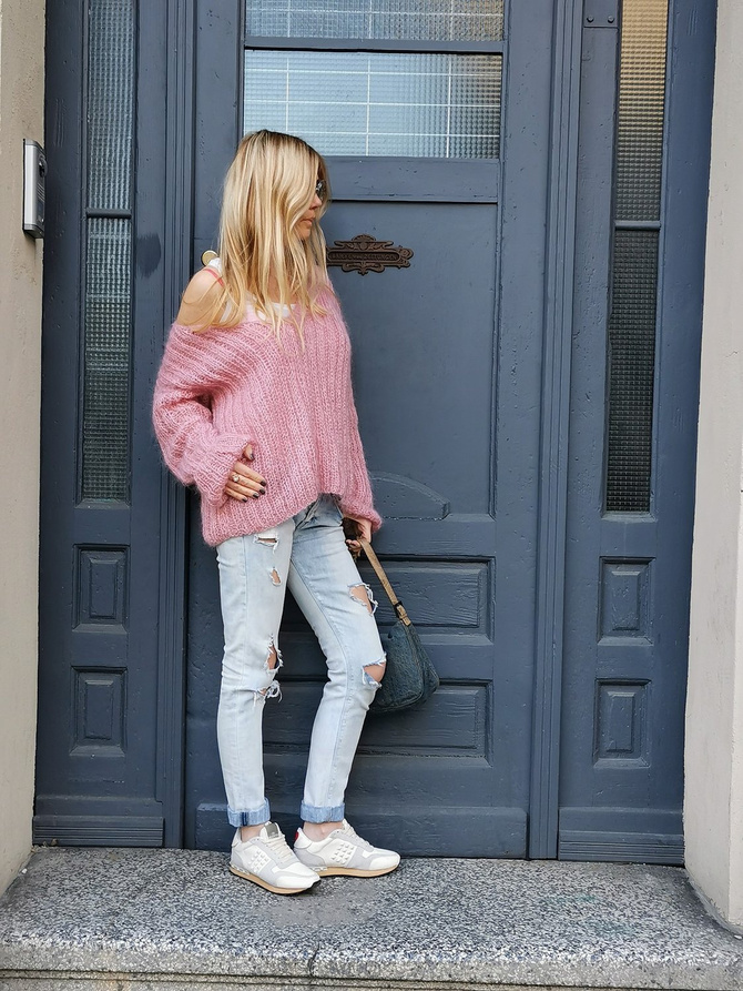 Mohair oversized sweater knitted by hand pink NO.301