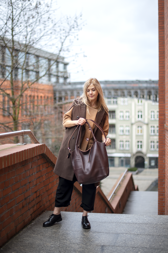 Brown leather tote bag NO. 223