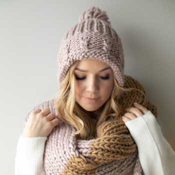 Alpaca and wirgin wool light pink hat.