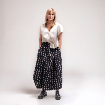 SPÓDNICA AWANGARDOWA ŁĄCZONE KROPKI